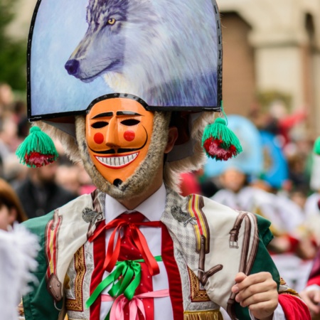 Grand procession of Cigarrones figures. Verín Carnival (O Entroido)