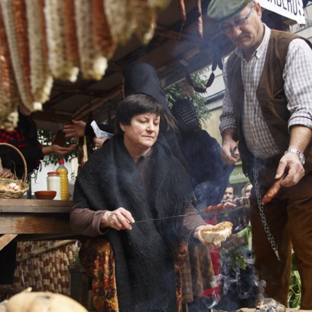 Fanfares et mascarades lors de la Feira do Cocido de Lalín (province de Pontevedra, Galice)