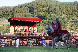 Joutes lors de la festa da Istoria de Ribadavia (province d’Ourense, Galice)