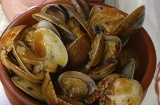 «Касуэла» из венерок, одно из традиционных блюд на празднике морепродуктов в О-Грове (Понтеведра, Галисия)
