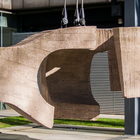 Скульптура Lugar de encuentros IV («Место встречи IV») в Музее изобразительного искусства Бильбао