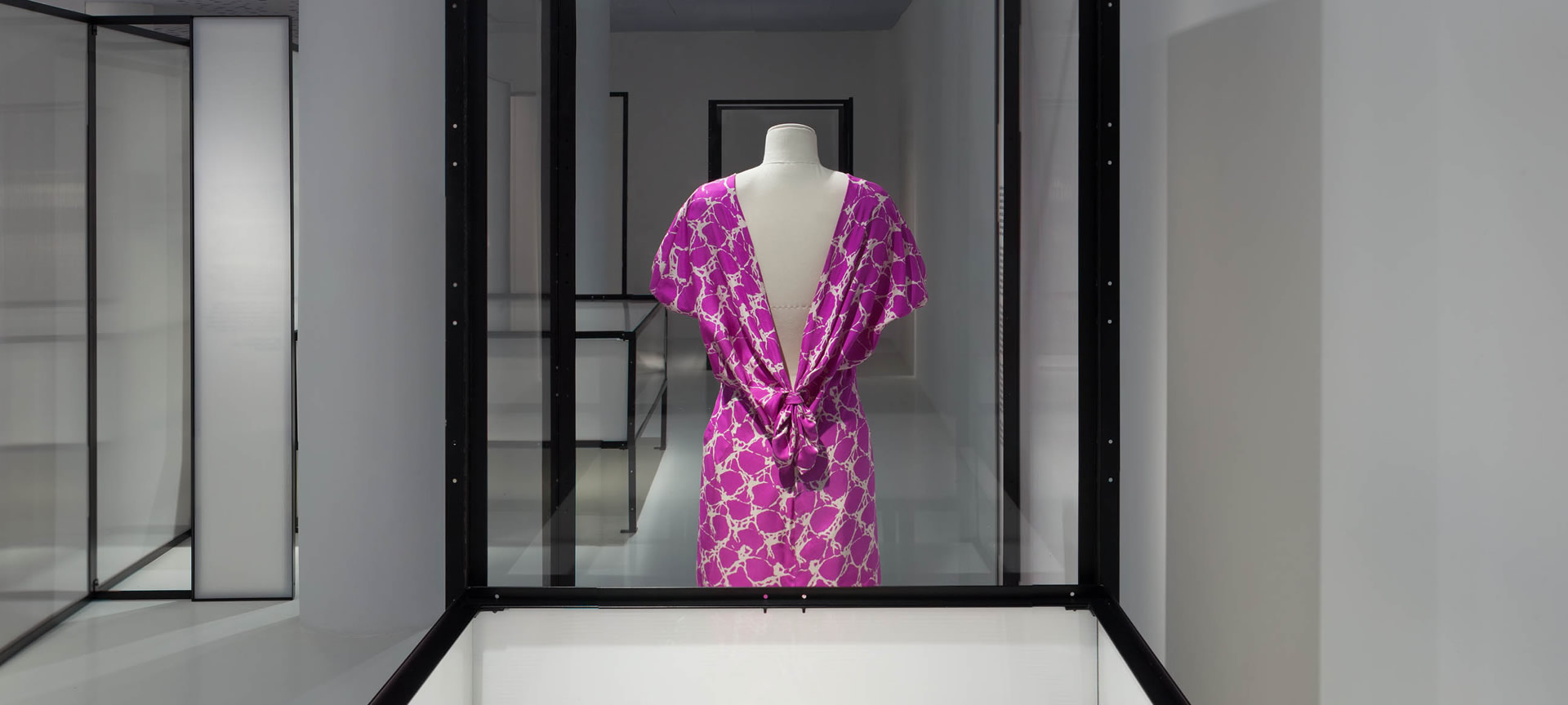 Exposition : Balenciaga. Caractère Exposition : Balenciaga. Caractère