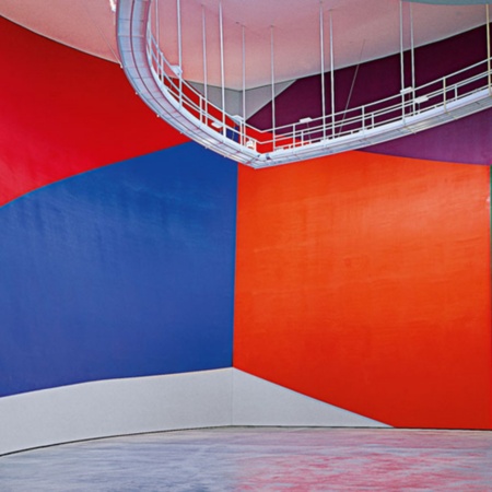 Sol LeWitt, Mural nº 831 (Formas geométricas), 1997 Acrílico sobre pared. Dimensiones de ubicación específica, Museo Guggenheim Bilbao