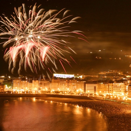 Feux d'artifices lors de la <i>Semana Grande</i> de Saint-Sébastien