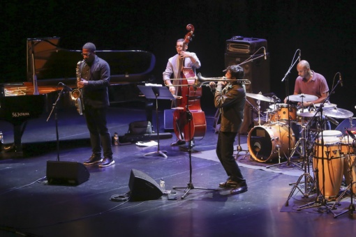 Actuación de Giovanni Guidi en el auditorio Kursaal. Jazzaldia