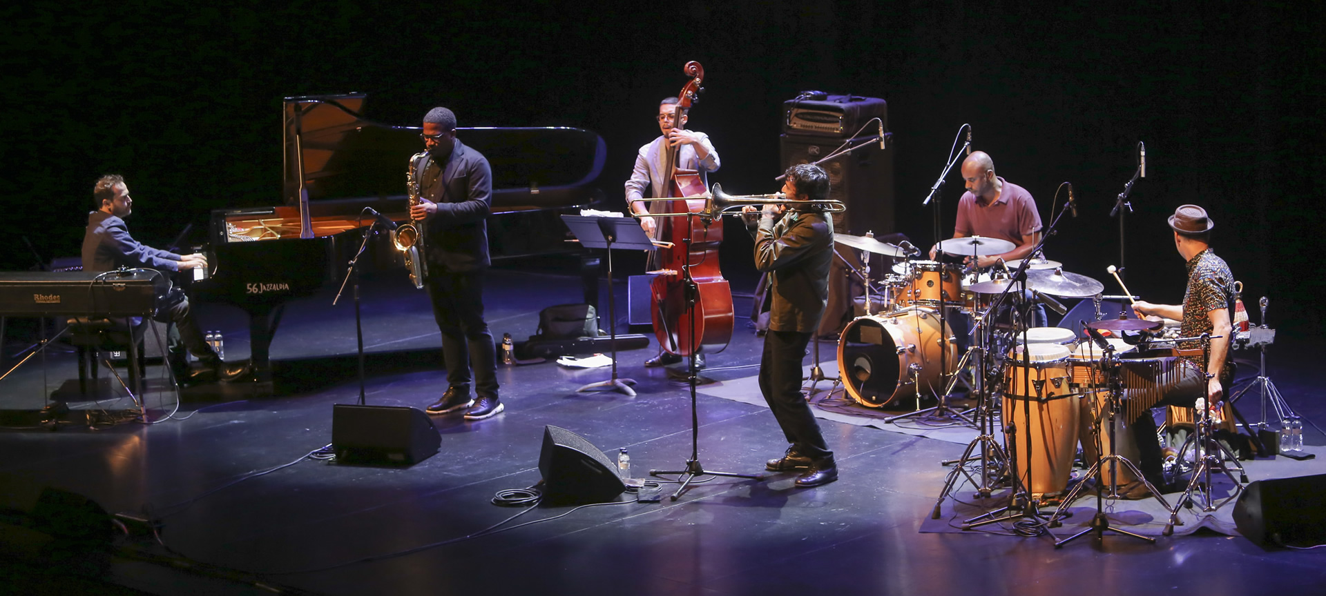 Actuación de Giovanni Guidi en el auditorio Kursaal. Jazzaldia Actuación de Giovanni Guidi en el auditorio Kursaal. Jazzaldia