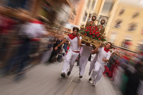 El robo de los santos, uno de los momentos cumbre de la fiesta de San Cosme y San Damián de Arnedo (La Rioja)