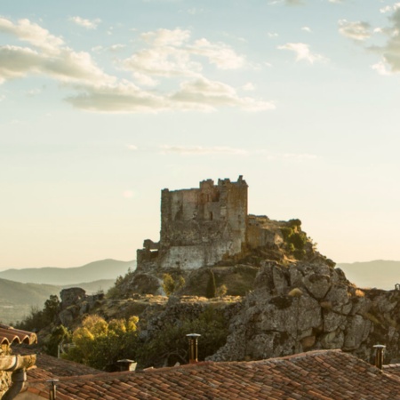 Vista do castelo de Trevejo