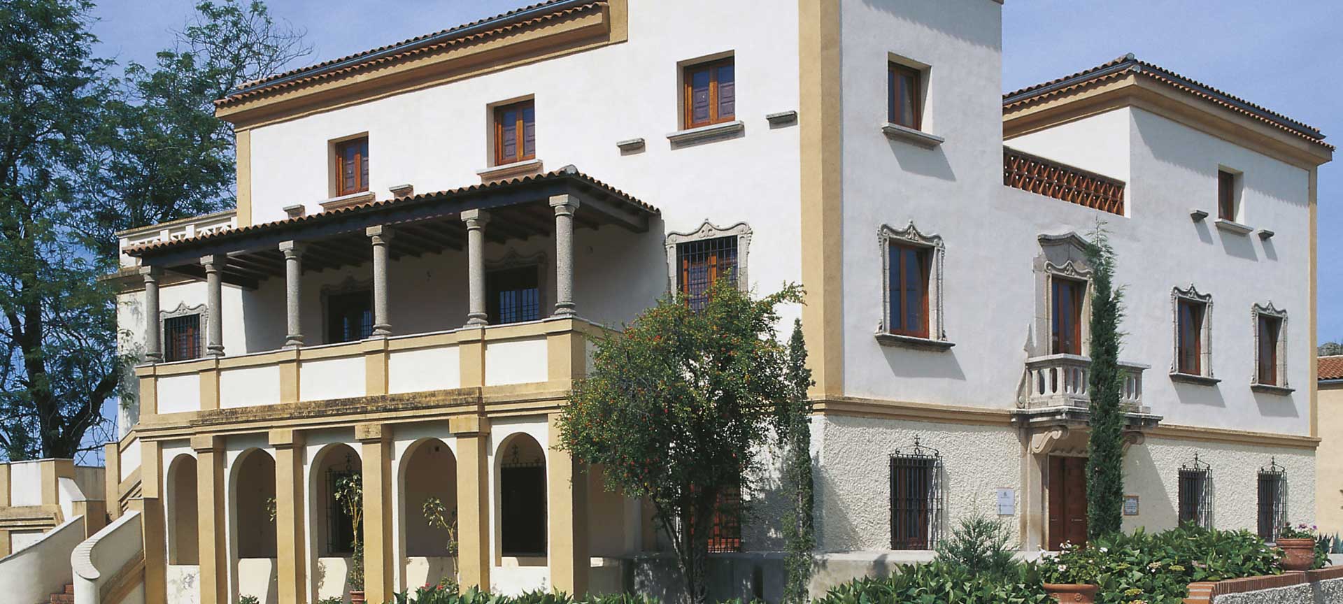 Museo di Storia e Cultura «Casa Pedrilla» e Casa-Museo Guayasamín Museo di Storia e Cultura «Casa Pedrilla» e Casa-Museo Guayasamín