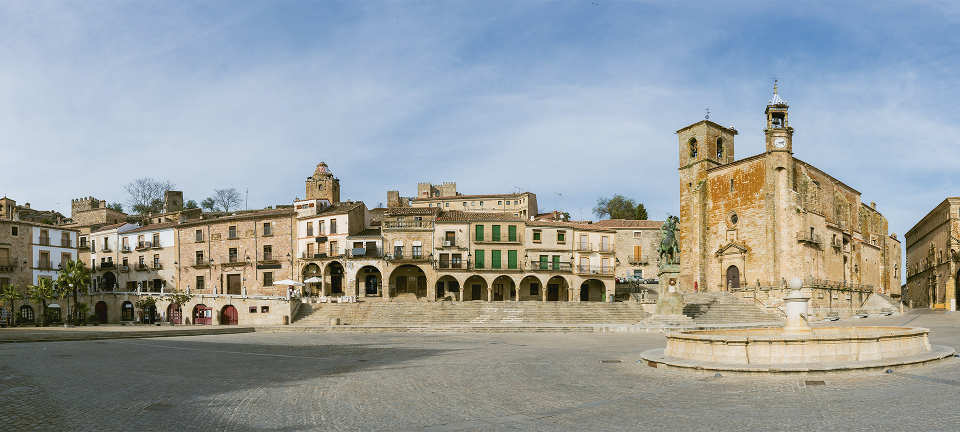 Plaza Mayor square in Trujillo (Cáceres, Extremadura) Plaza Mayor square in Trujillo (Cáceres, Extremadura)