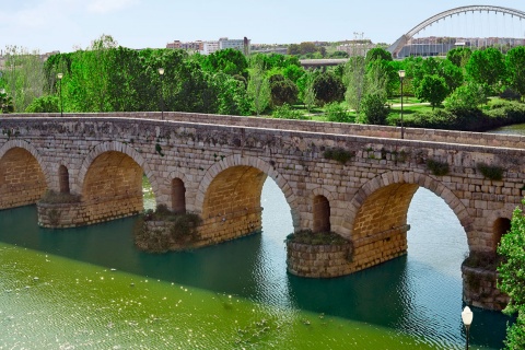 Puente Romano sobre el rio Guadiana. Mérida.