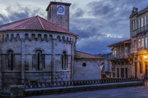 Church of Santiago and Plaza Mayor square in Allariz (Ourense, Galicia)