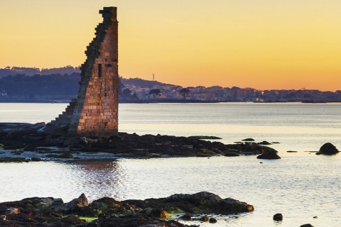 Pozostałości po wieży San Sadurniño w Cambados (Pontevedra, Galicja)