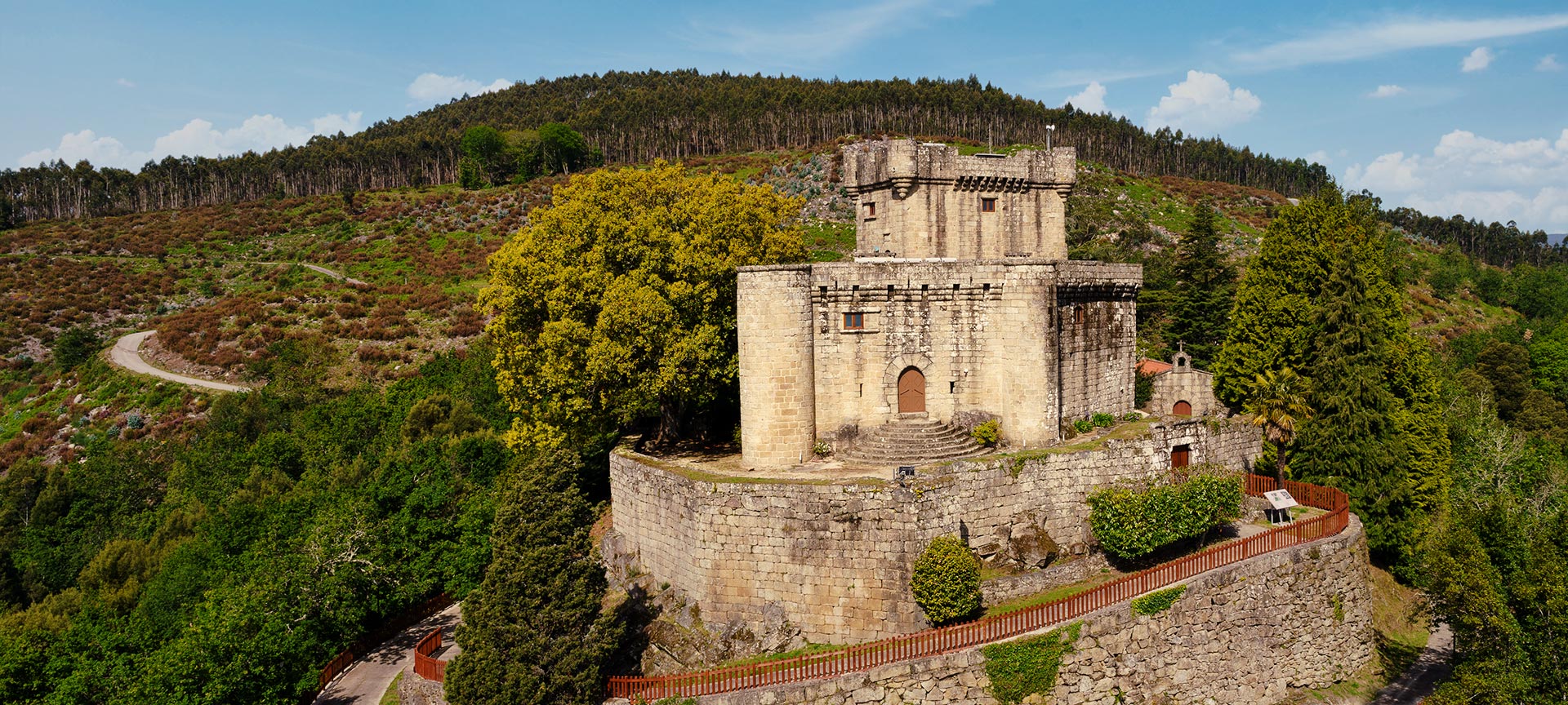 Castillo de Sobroso en Pontevedra, Galicia Castillo de Sobroso en Pontevedra, Galicia