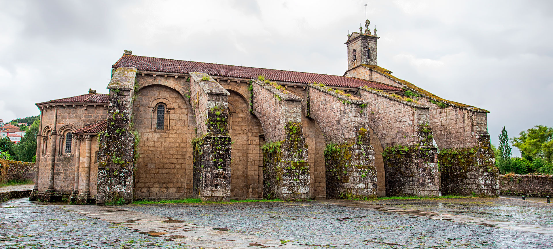 Stiftskirche Santa María la Real de Sar Stiftskirche Santa María la Real de Sar