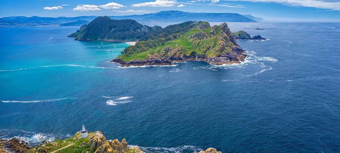 Cíes Islands. View of San Martiño island