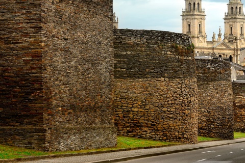 Крепостные стены Луго