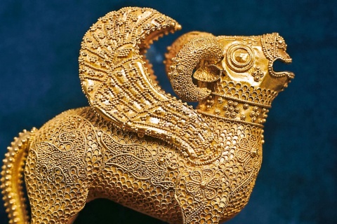 ルーゴ県立美術館リバデオの羽根つき羊の詳細