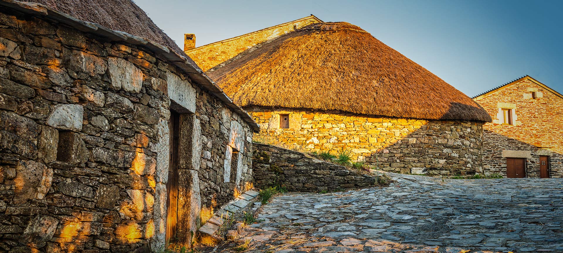 Pallozas en O Cebreiro, Lugo Pallozas en O Cebreiro, Lugo