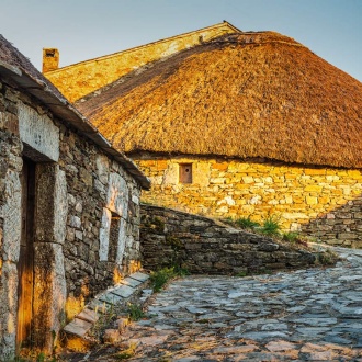 Pallozas in O Cebreiro, Lugo