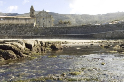 Real Monasterio de Santa María de Oia, en Pontevedra (Galicia)