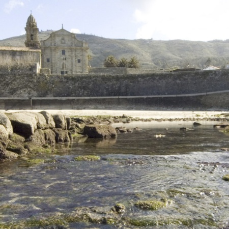 Real Mosteiro de Santa María de Oia, em Pontevedra (Galiza)