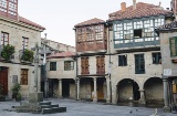 Plaza da Leña, una de las más antiguas de Pontevedra, Galicia