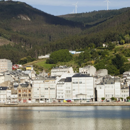 Panoramablick auf Viveiro (Lugo, Galicien)