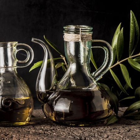 Butelki oliwy z oliwek