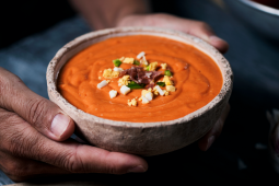 Un bol de salmorejo