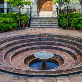 Jardines del Hospital de los Venerables en Sevilla, Andalucía