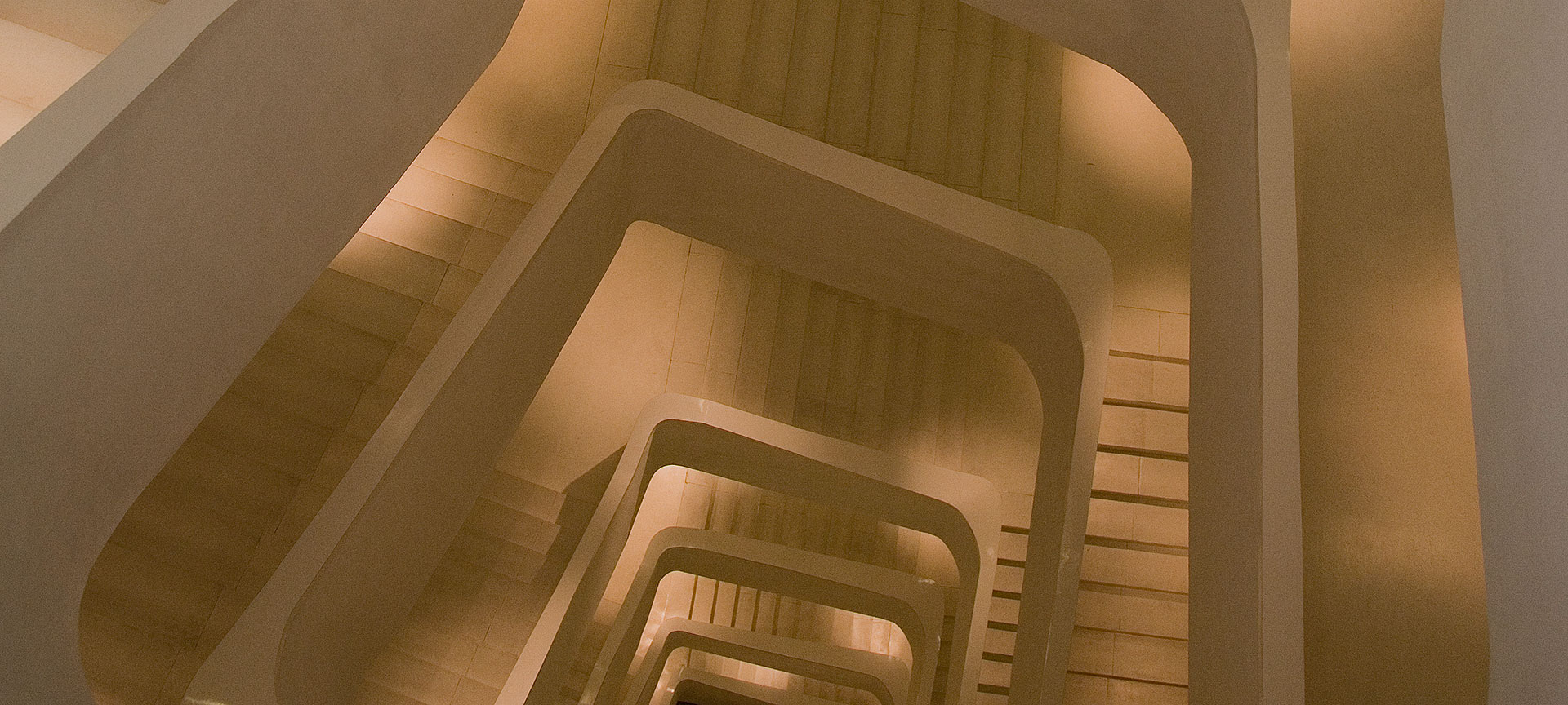 Escalera Caixaforum Madrid