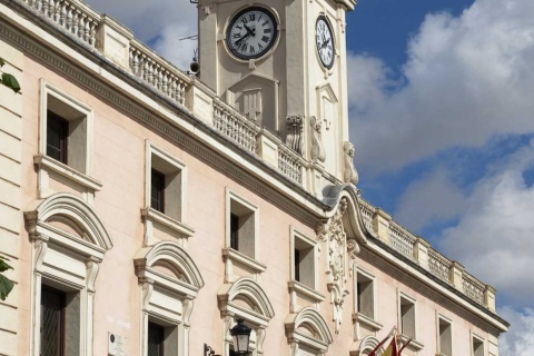  アルカラ・デ・エナーレス市庁舎