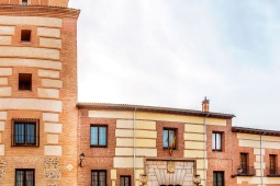 Maison et tour des Lujan