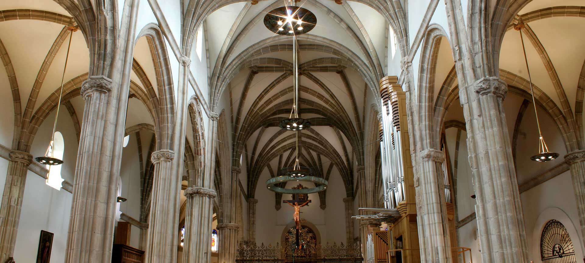 Catedral Magistral de los Santos Niños Justo y Pastor de Alcalá de Henares ((„Magistralkathedrale der Heiligen Kinder Justo und Pastor von Alcalá de Henares“) Catedral Magistral de los Santos Niños Justo y Pastor de Alcalá de Henares ((„Magistralkathedrale der Heiligen Kinder Justo und Pastor von Alcalá de Henares“)