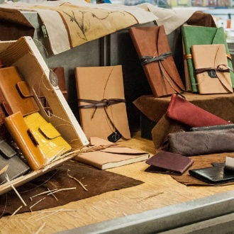 “Maniobras Reciclantes” stall. San Fernando Market. Madrid