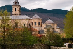 サンタ・マリア・デル・パウラール修道院。ラスカフリア