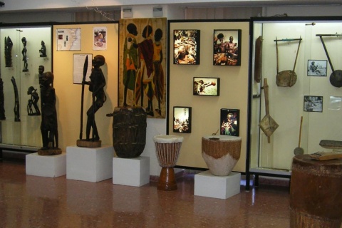 Sala interior del Museo Africano. Madrid
