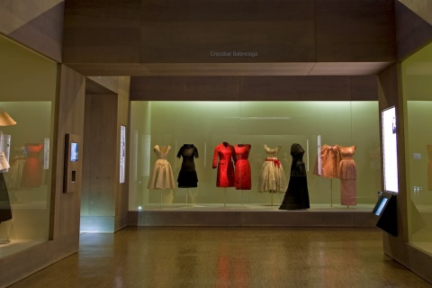 服飾博物館民族遺産研究センター