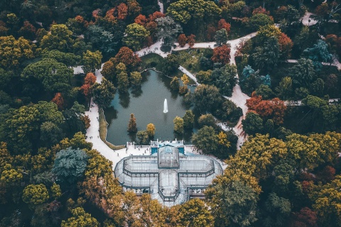 Vista aérea del Palacio de Cristal del Parque de El Retiro