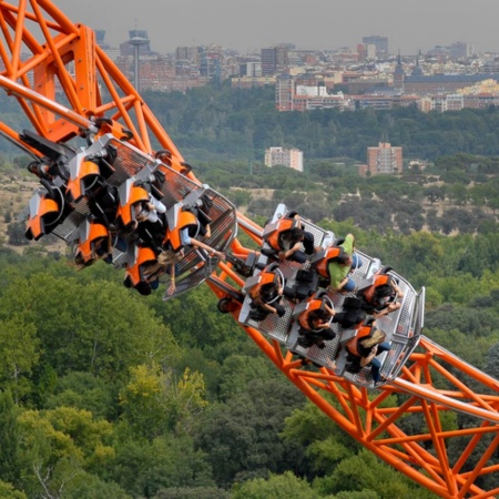 Atração no Parque de Diversões de Madri