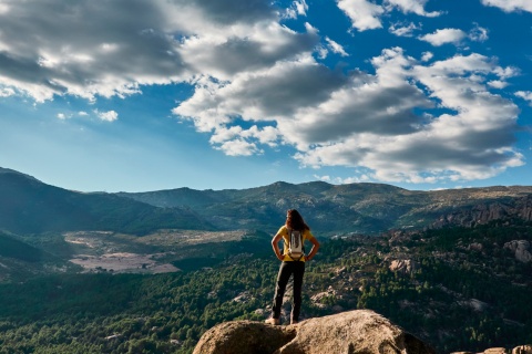 Escursionista nel Parco nazionale della Sierra di Guadarrama, Madrid