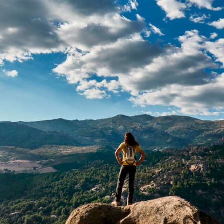 Escursionista nel Parco nazionale della Sierra di Guadarrama, Madrid