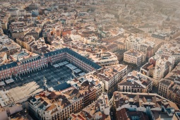 Vue aérienne de la Plaza Mayor et de la ville de Madrid