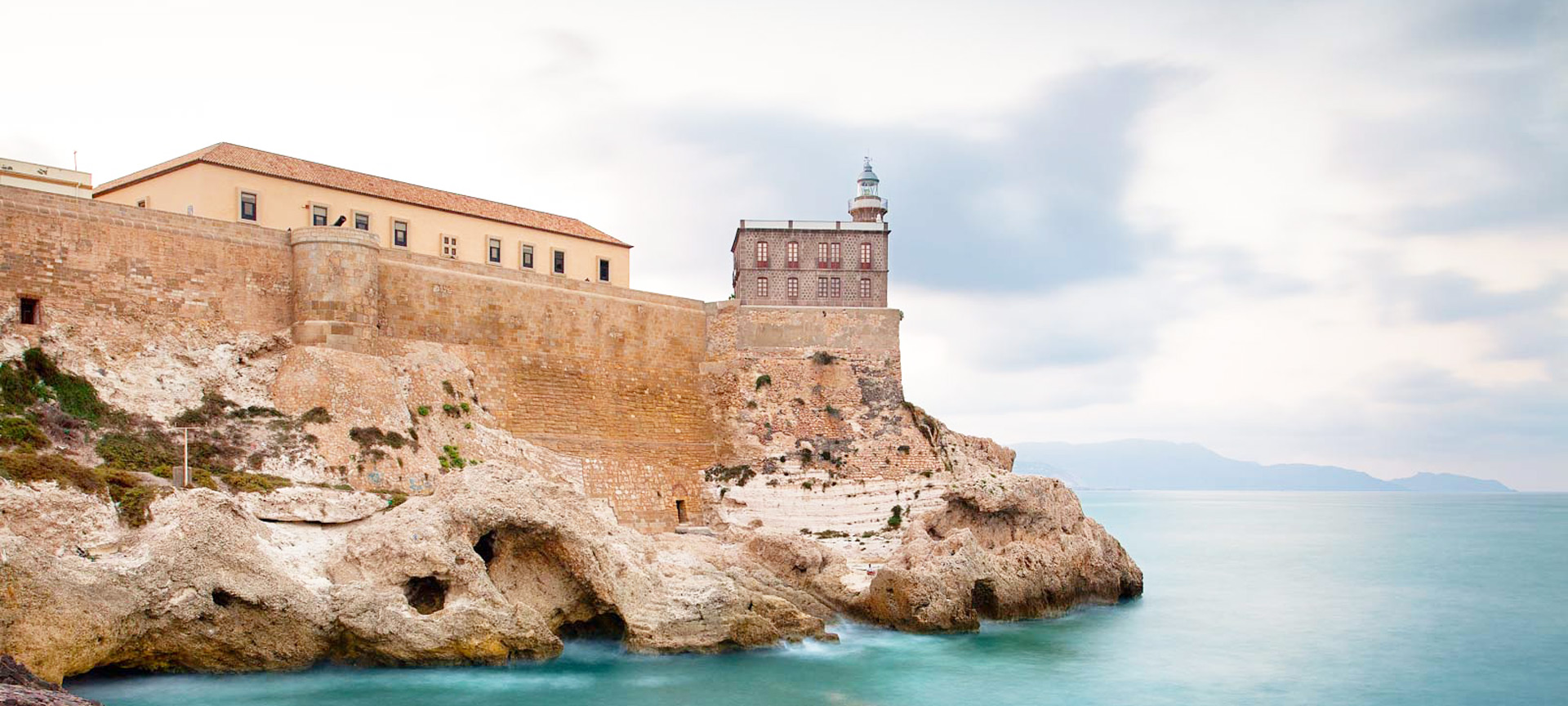 Vista do Farol em La Ciudadela de Melilla Vista do Farol em La Ciudadela de Melilla