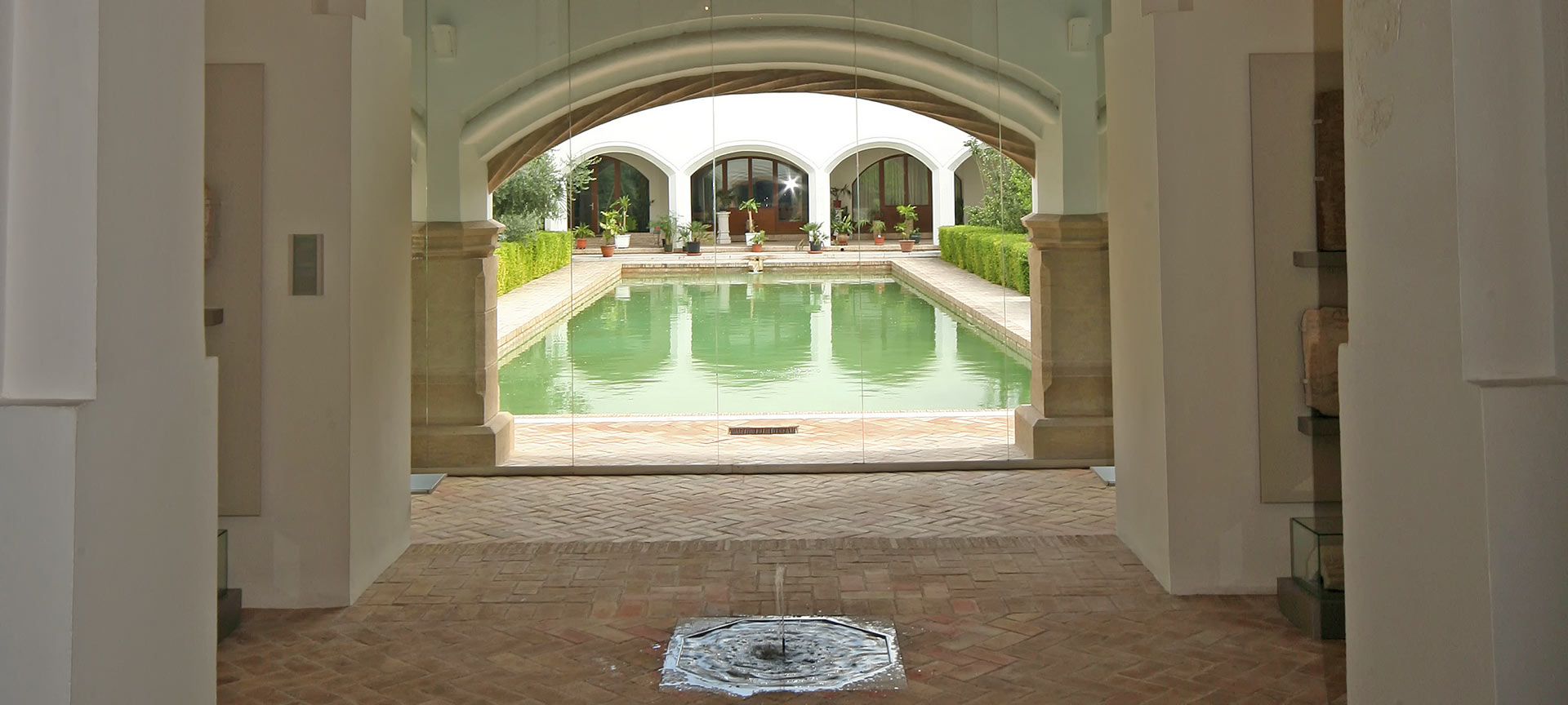 Patio Muzeum Klasztorne Santa Clara la Real. Murcja Patio Muzeum Klasztorne Santa Clara la Real. Murcja