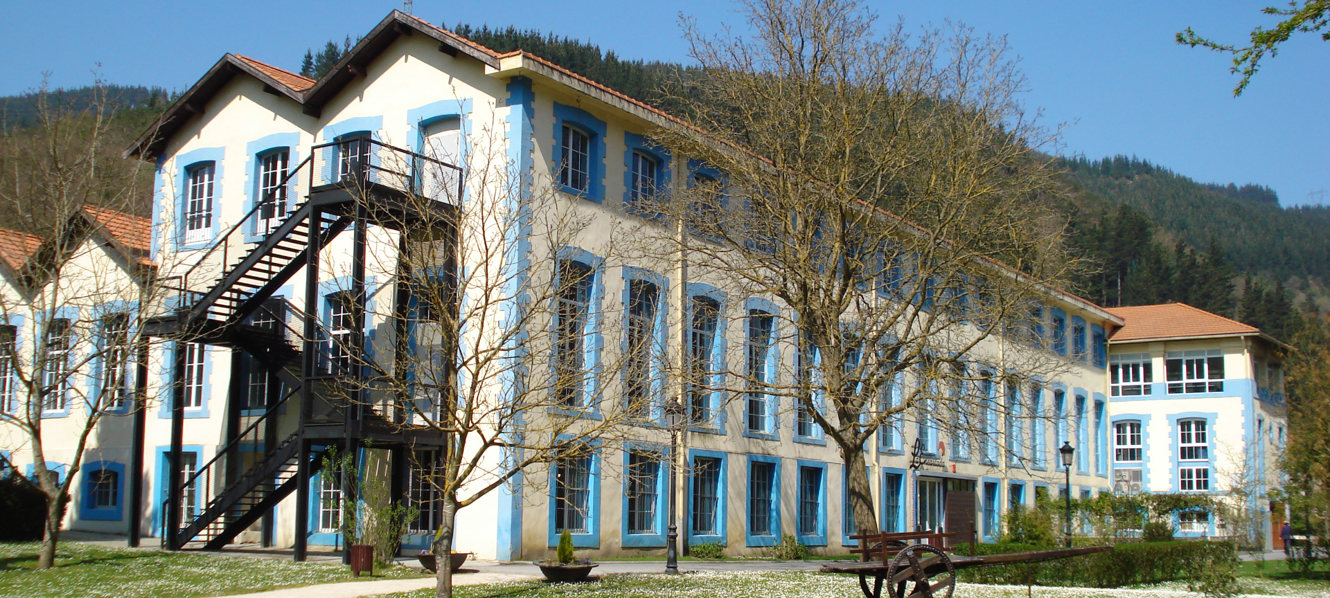 Fábrica de boinas La Encartada de Balmaseda en Bizkaia, País Vasco Fábrica de boinas La Encartada de Balmaseda en Bizkaia, País Vasco