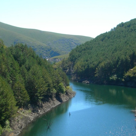 Río Ribeira Grande O Invernadeiro Natural Park