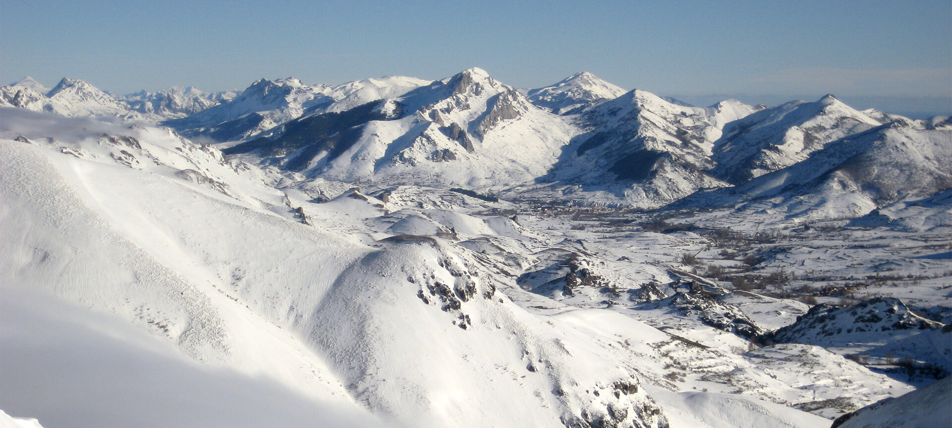 Villamanin im Winter. Alto del Bernesga