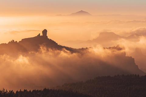 Veduta dal Roque di Gran Canaria con il Teide sullo sfondo